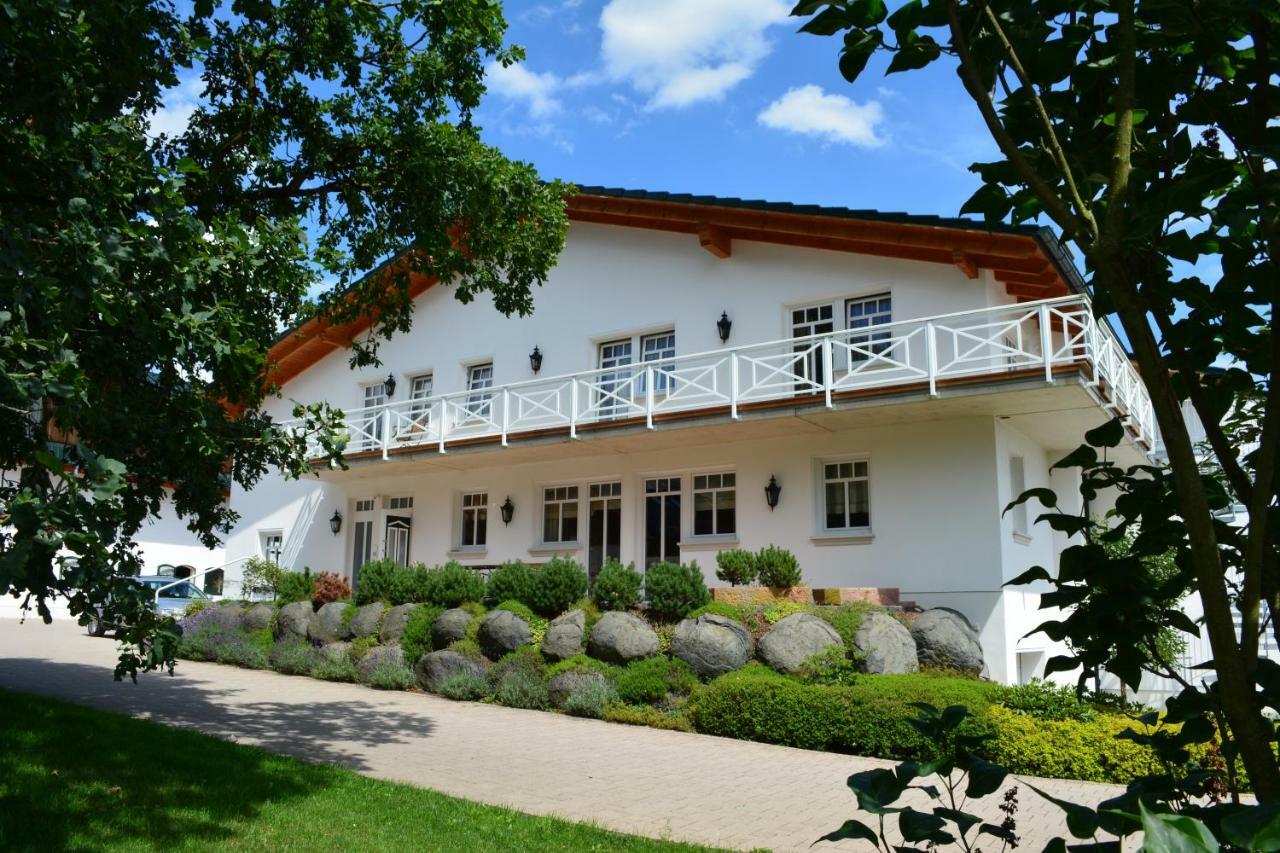 Reiterhof Und Pension Eichenhof Haiger Eksteriør bilde